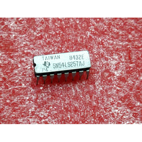 ci SN 54LS257 AJ ~ ic SN54LS257AJ ~ 2-input multiplexers ~ DIP16 (CI73)