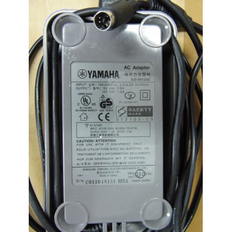 alimentation 5v 12v DC 1500mA 1.5A Yamaha AD-301205 (in 100-240v 50-60Hz 1-0.5A)