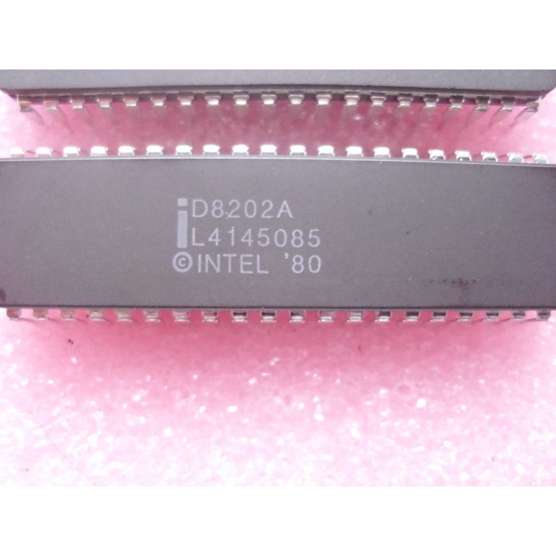 ci D8202A / D 8202 A de chez INTEL DIP40 céramique