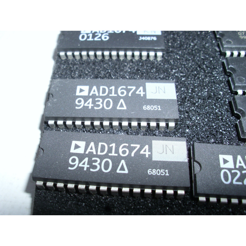 ic AD 1674 JN / ci AD1674JN dip28 de chez ANALOG DEVICES (pla015)