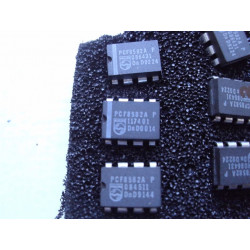 ci PCF 8582 AP ~ ic...