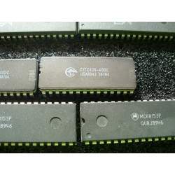 ic CY7C 424 - 40DC / ci...