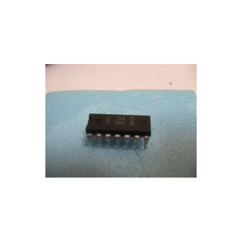 ic TDA 4944 / ci TDA4944  DIP14 Neuf