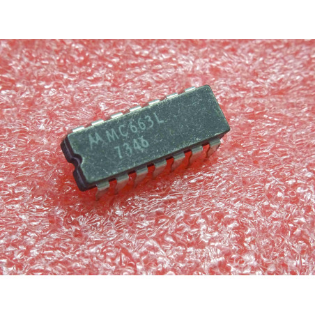 ci MC 663 L ~ ic MC663L ~ MC663 boîtier céramique ~ Dual JK Flip-Flop ~ 14-pin DIP motorola (PLA013)