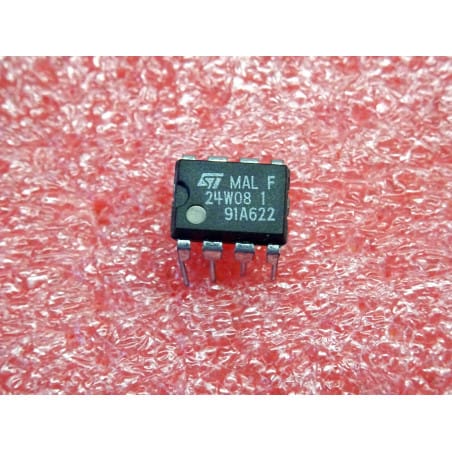 ci ST 24W08 ~ ic ST24W08 ~ 8Kbit serial I2C bus EEPROM with user-defined block write protection ~ DIP8 (PLA003)