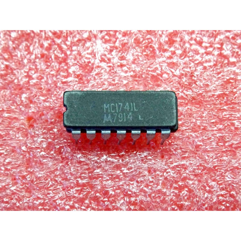 ci MC 1741 L ~ ic MC1741L MC1741 (═ UA741) ~ operational amplifier ~ DIL14 boîtier céramique , motorola (PLA005)