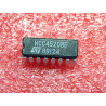 ci HCC 4520 BF ~ ic HCC4520BF (═ HCF4520, MC14520, HEF4520) ~ dual binary up-counter ~ DIP16 boîtier céramique (PLA029)