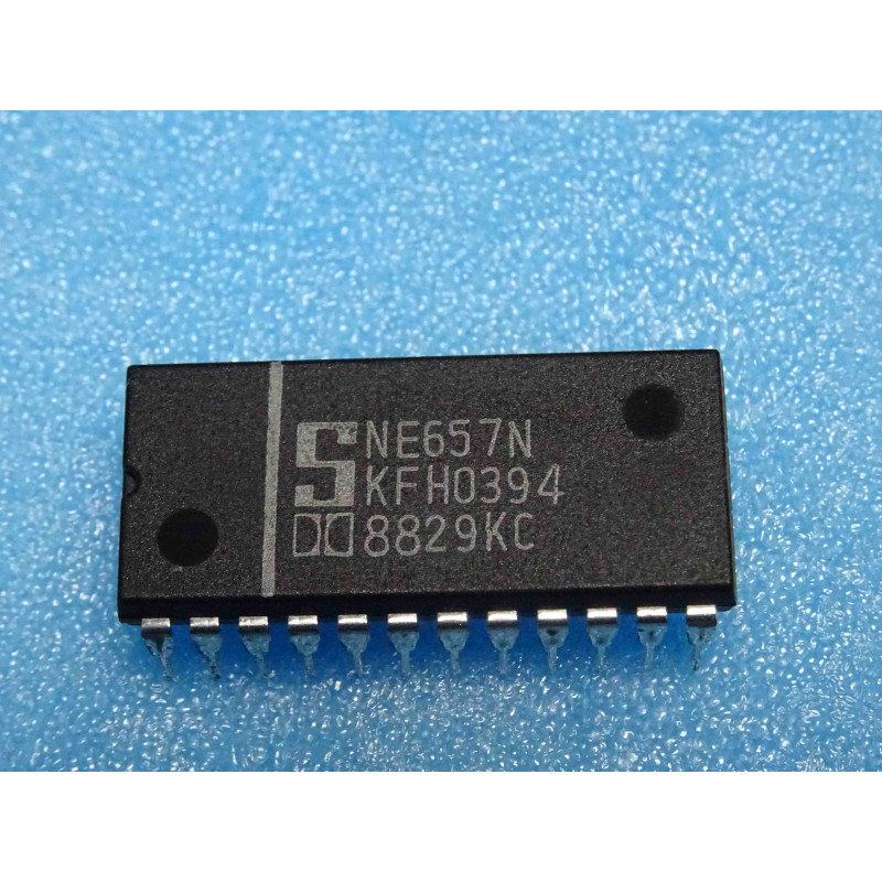 ci NE567N ~ ic  NE567 N  dip24 de chez Signetics  (PLA023)