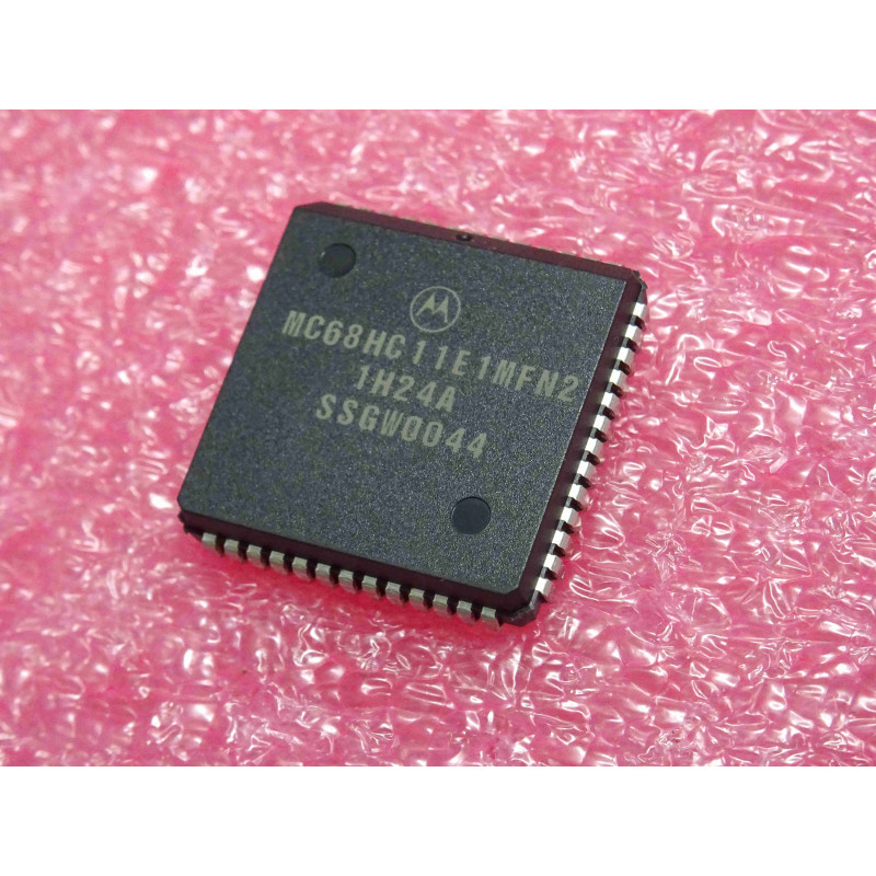 ci MC 68HC11 E1 MFN2 ~ ic MC68HC11E1MFN2 ~ 8-bit microcontroller , no ROM , 2MHz ~ 52-pin PLCC (CI99)