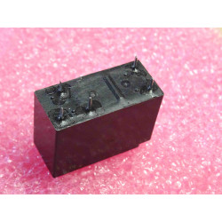 relais matsushita JW1FSN-DC24V ~ 10A 277Vac 30Vdc 1FormC 250Vac ~ 28.5x13x20mm de haut , 5-pin