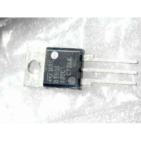 Lot de 2: triac BTB 06 -600 C ~ 6A 600V triac BTB06-600C ~ non insulated 25mA standard ~ TO-220AB (L9A)