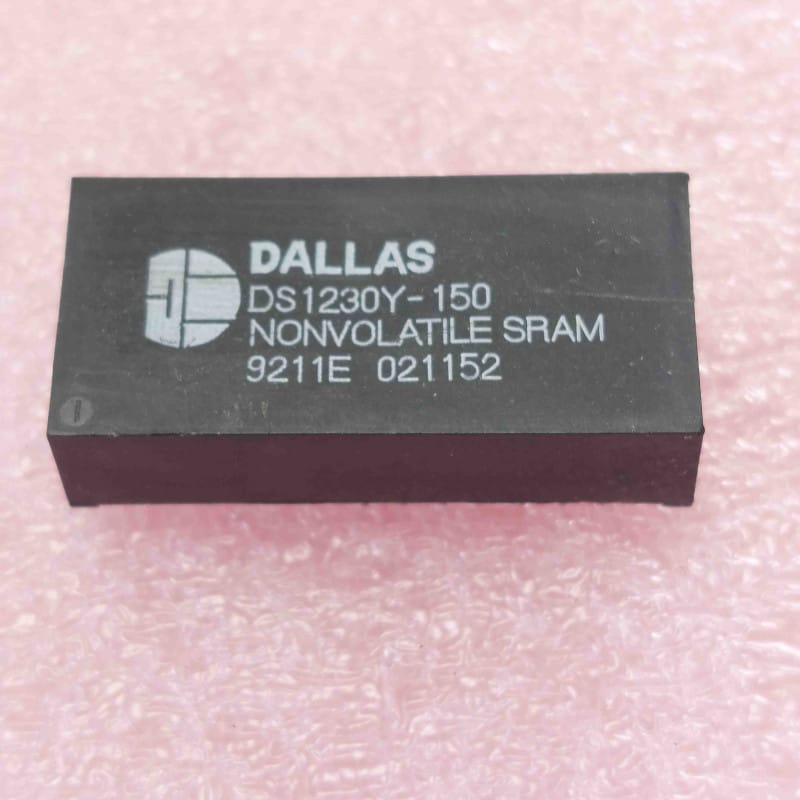 ci DS1230Y-150 Non Volatile SRAM ~ ic DS1230Y-150 de chez Dallas (PLA044)