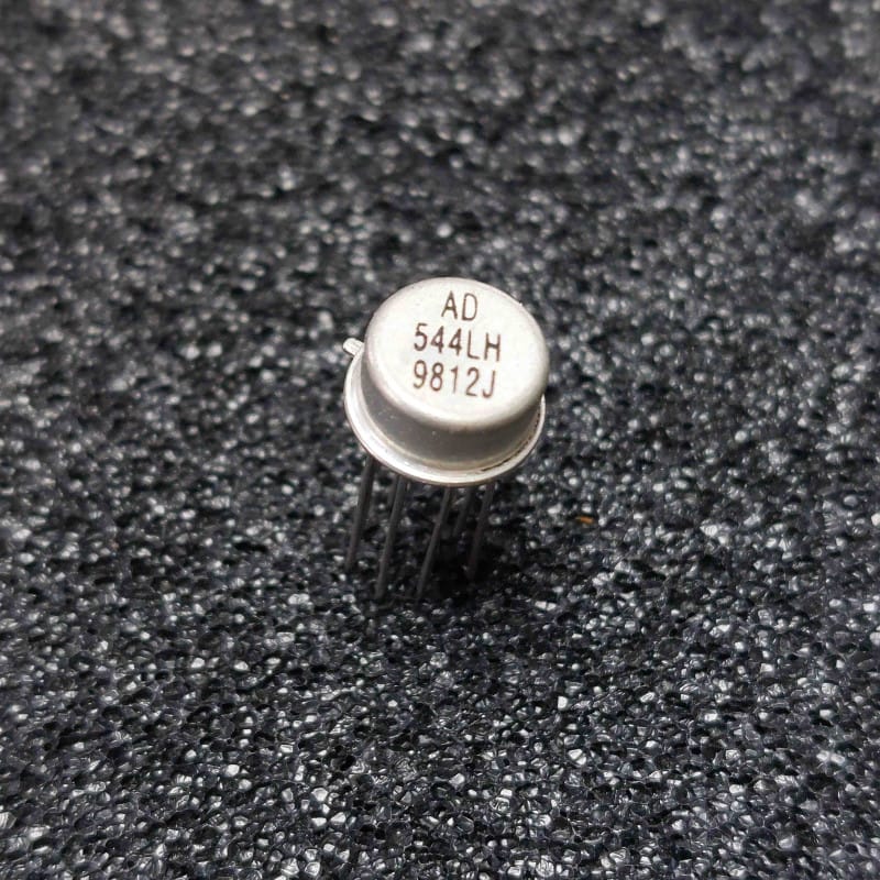 ci AD544LH ~ ic AD544LH Integrated Circuit to99 de chez  Analog Devices (TIRO1)