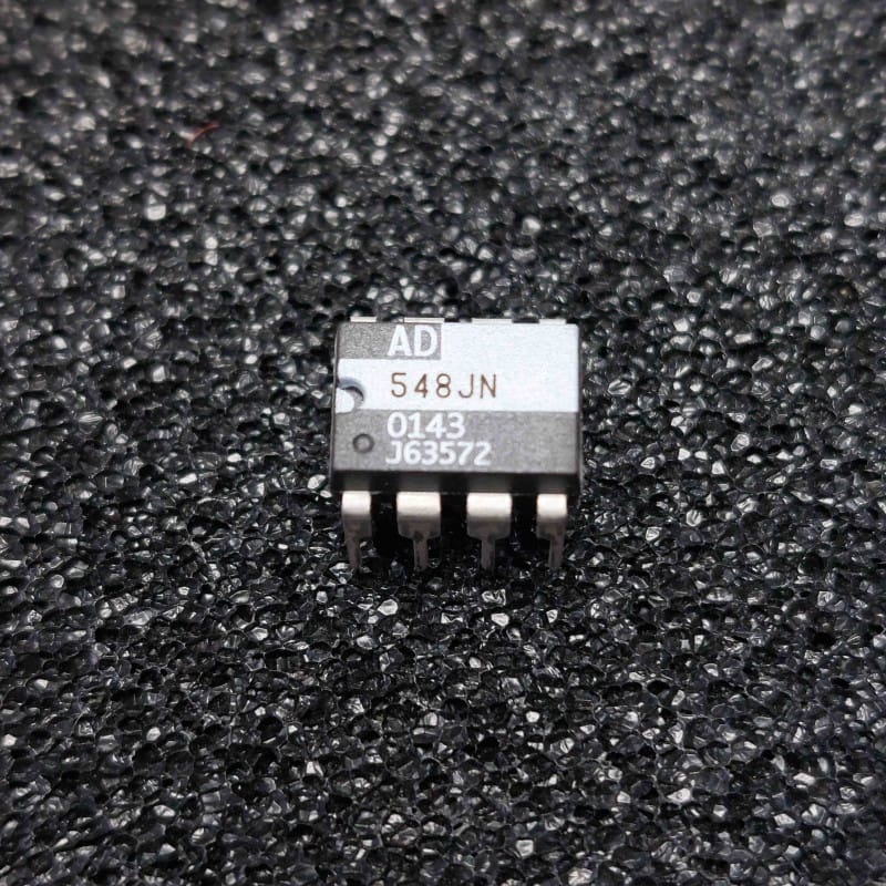 ci AD548JN ~ ic AD548 JN Integrated Circuit DIP8 de chez Analog Devices (TIRO1)