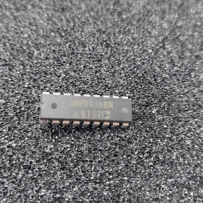 ci AD7541AKN ~ ic AD7541 AKN Intégrated Circuit dip18 de Analog Devices (TIRO1)