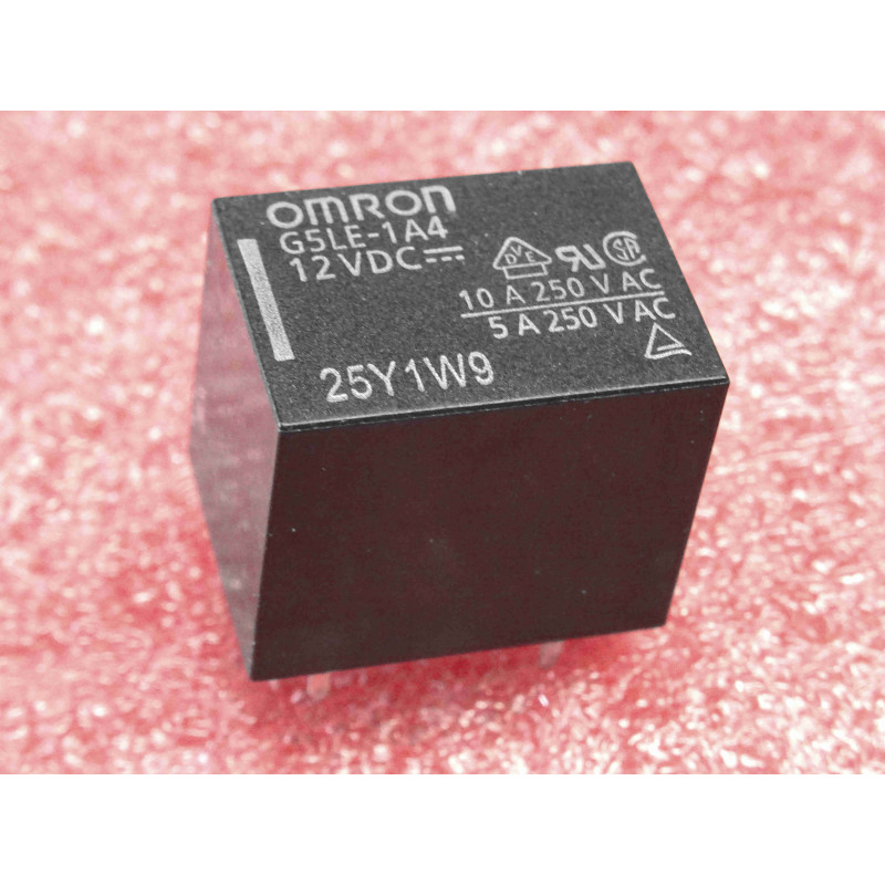 relais omron G5LE-1A4-12VDC ~ 10A 250VAC ~ 1 contact fermé , 1 NO , 1 Form A , SPST-NO , tension bobine 12V , AgSnO2 , 4 pattes