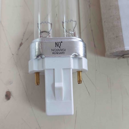 Lot de 2 Lampes Tubes NQ9WGI NQ INDUSTRIES 9W 60V UV lamp Neuf dans leur Boîte (M13A)