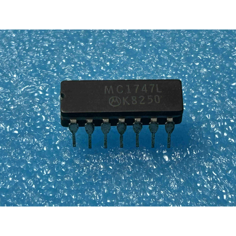 ci MC1747L ~ ic MC1747 L ~ dip 14 de chez MOTOROLA  ic NOS (TIRO 04)