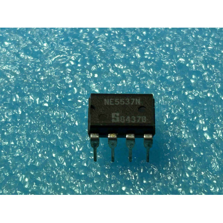 ci NE5537N ~ ic NE5537 N dip8 de chez SIGNETICS IC NOS (TIRO04)