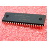 MC68HC11D0P ~ MC 68HC11 D0P ~ Microcontroller dip48 de chez Motorola (CI91B)