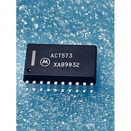 ci 74ACT573 ~ ic 74ACT573 boîtier cms  smd Motorola   ( 4B3 )