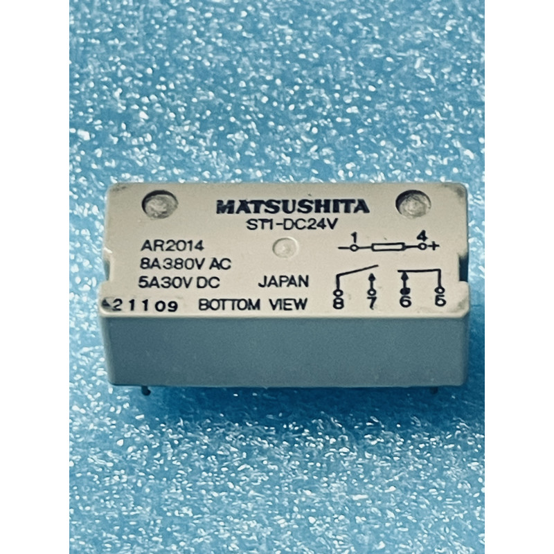 Relais relay MATSUSHITA ST1-DC24V, 5A30VDC 8A1 / 4HP125, 250VDC   (Tiro10)