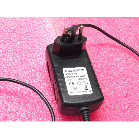 alimentation CP1225 ~ input: 100Vac-240Vac , 50Hz-60Hz ~ output: 12Vdc , 2000mA / 0.2A