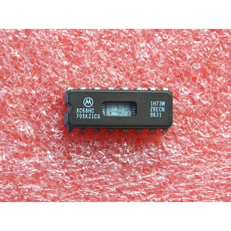 ci XC 68HC705 KJ1CS ~ ic XC68HC705KJ1CS ~ 8-bit MCU ~ DIP16 motorola (PLA025)