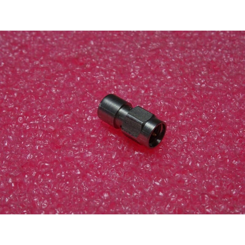 R191351001 Adaptateur coaxial Fiche SMA mâle - Fiche BMA F  50 ohms (celar85c)