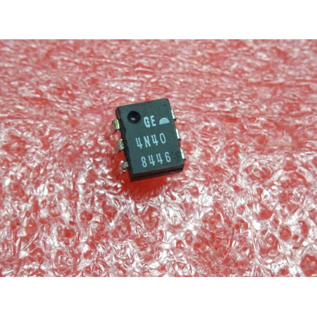 ci 4N40 ~ photo SCR optocoupler ~ DIP6 (PLA017)