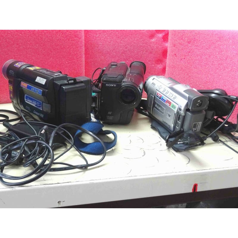 Lot de 3 camescopes pour pièces: samsung VP-D20 sony CCD-TR485E-PAL JVC GR-SX17E