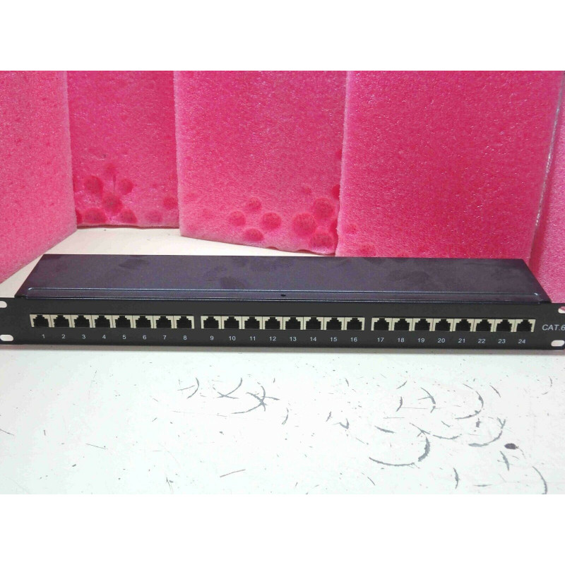 panneau 24-ports pour T568A et T568B cat6 STP 1U patch panel 257280