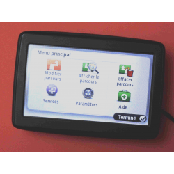 GPS TOMTOM - Bon état livré avec sa housse et le cordon usb, batterie hs