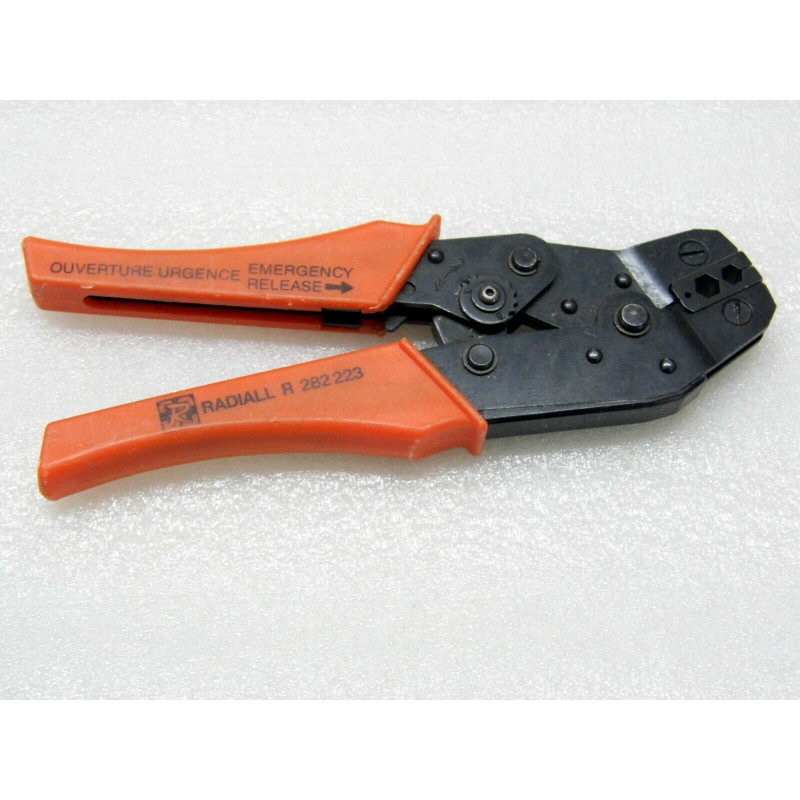 Pince Radiall R282223 à sertir les connecteur BNC ~crimping tool Ø1.73 5.41 6.48